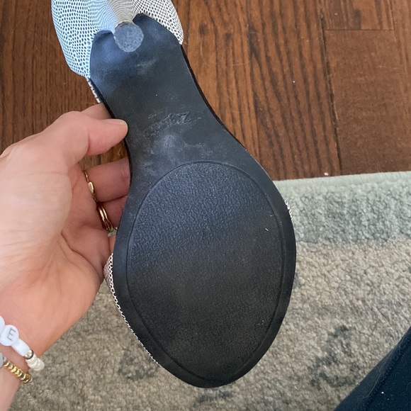 Zigisoho heeled black and white sandals with ankle strap - Picture 6 of 6